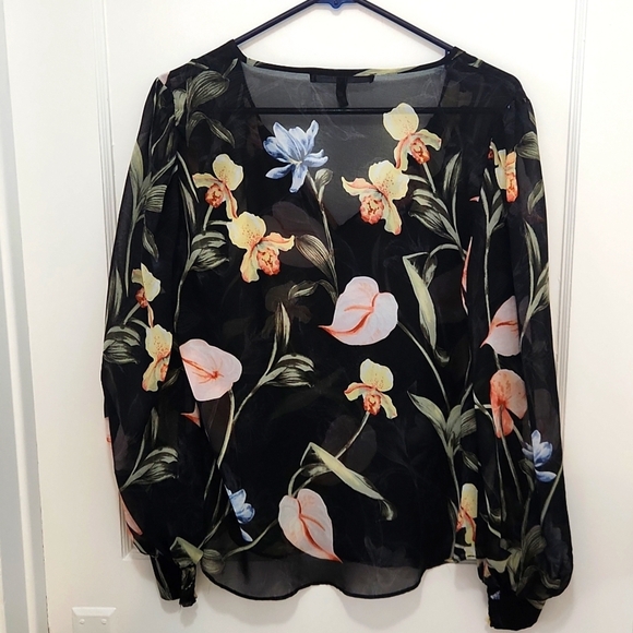 White House Black Market Floral Chiffon Sheer Blouse Size Small - Picture 3 of 9